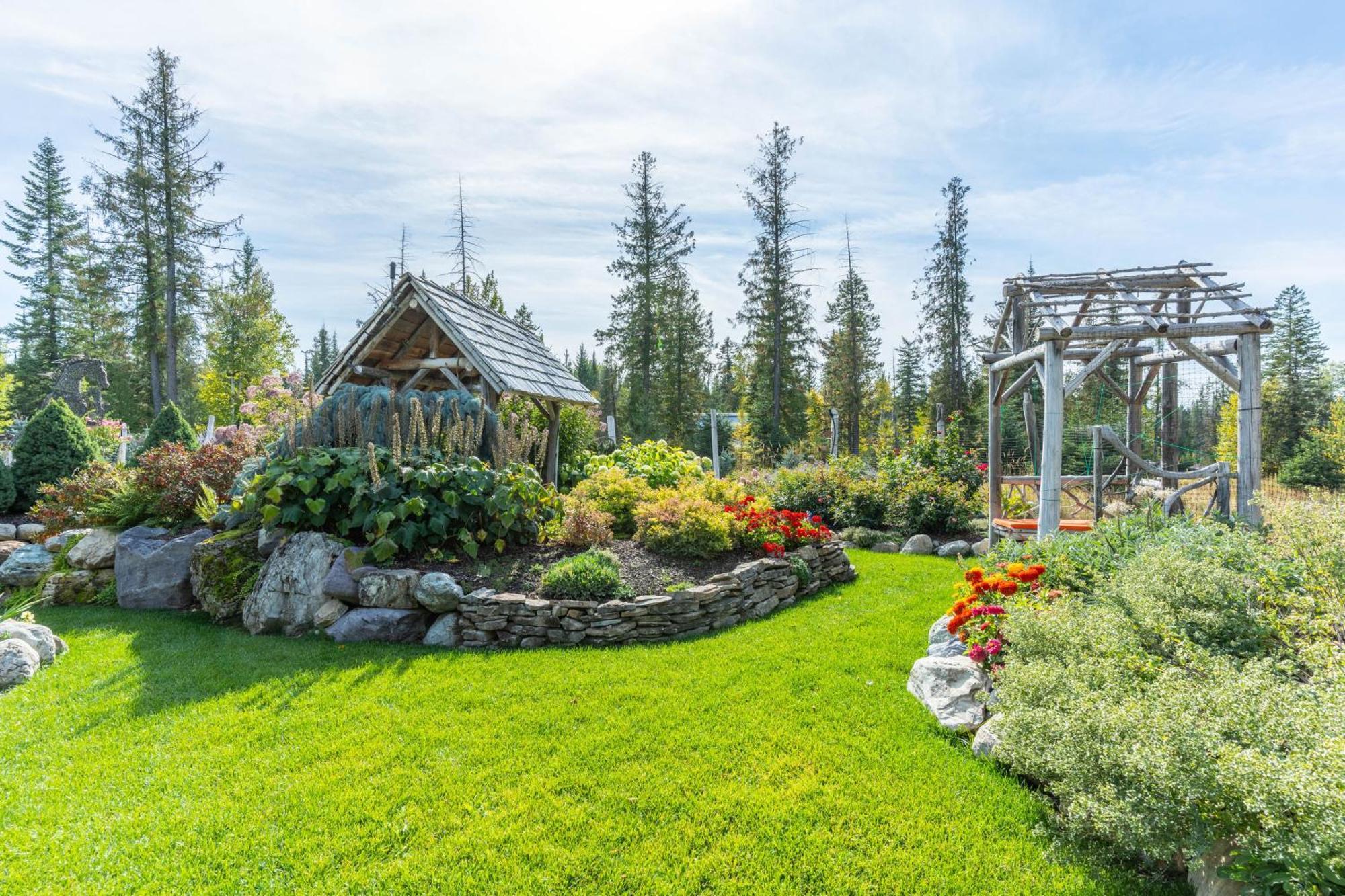 The Stalls At Whitefish Exterior foto